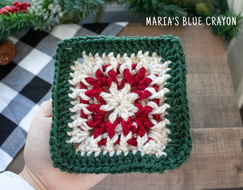 Christmas Granny Square by Maria's Blue Crayon free crochet pattern by Maria Weaber