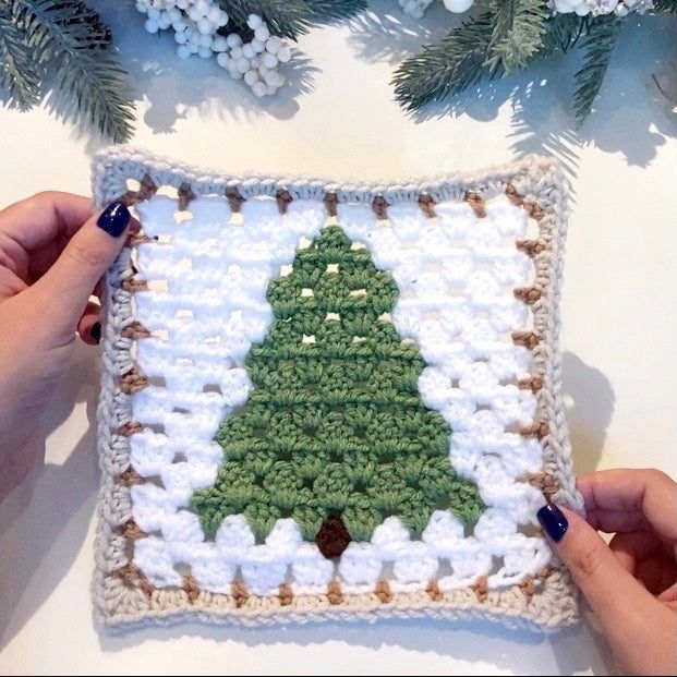 Granny Stitch Christmas Tree Square free crochet pattern by Jennifer Noelle