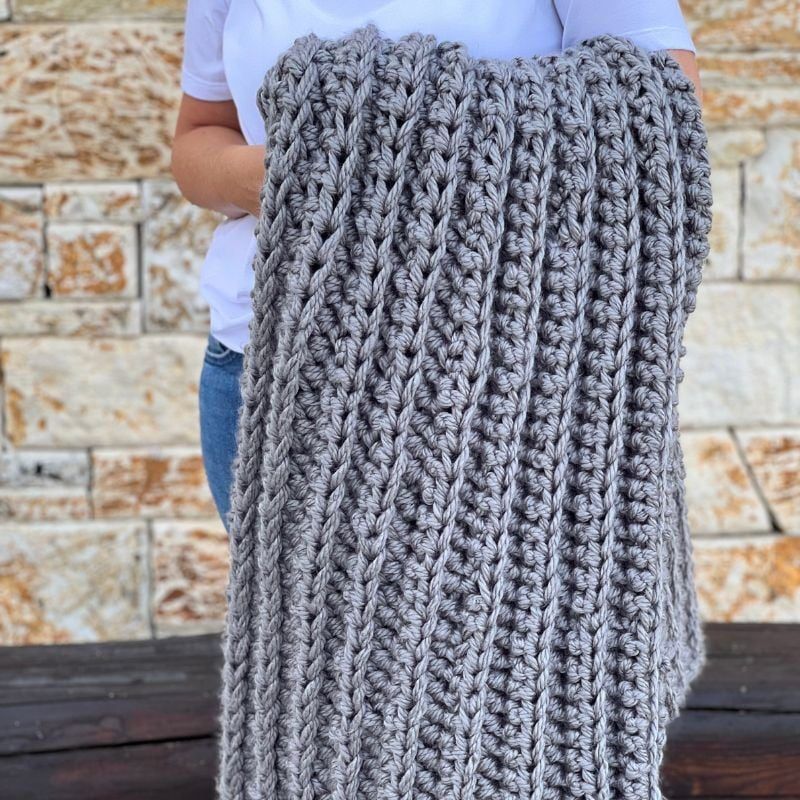 Super Easy Chunky Crochet Blanket free crochet pattern by Louise Bollanos