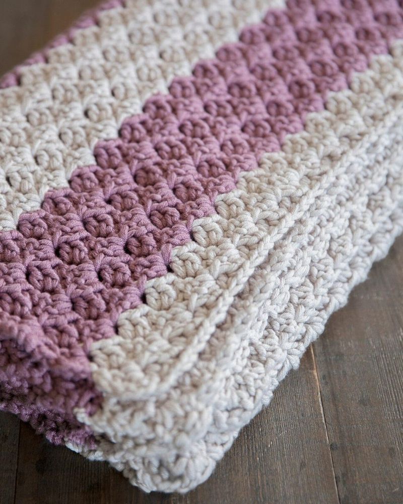Free Chunky Crochet Throw (Dutchess Lace) free crochet pattern by Alnaar
