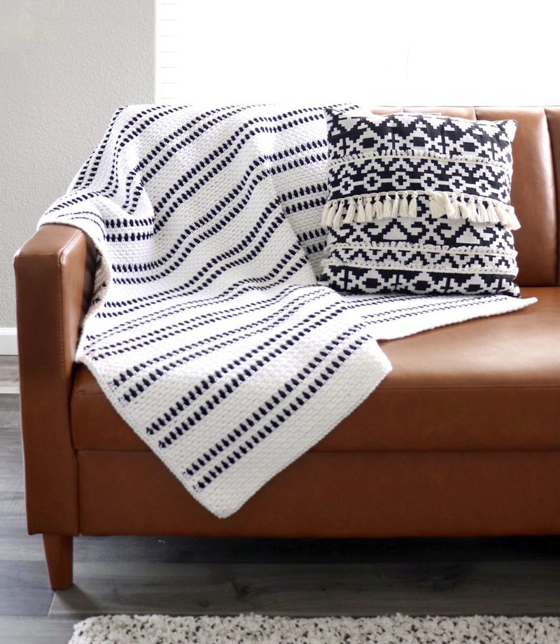 Crochet Modern Moss Stitch Blanket free crochet pattern by Hannah