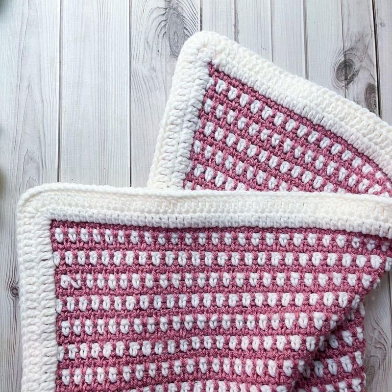 Moss Stitch Crochet Blanket free crochet pattern by Kimberly Arenas
