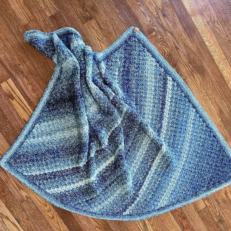 Simple Ombre C2C Baby Blanket free crochet pattern by Erin Toews
