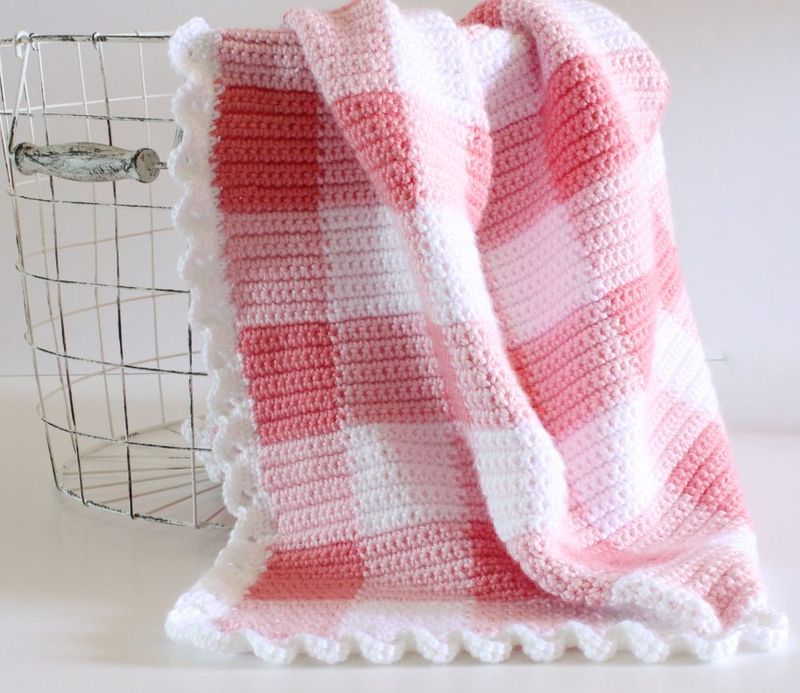 Crochet Pink Gingham Blanket free crochet pattern by Tiffany