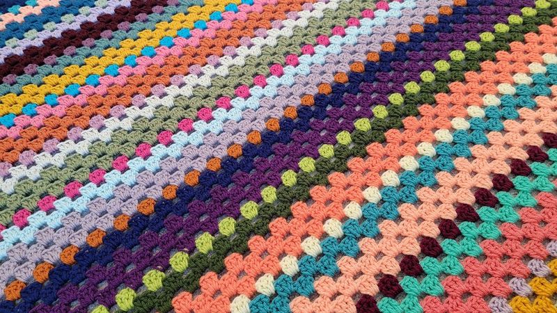 Granny Stripe Blanket (Ribblr) free crochet pattern by crochetmelovely