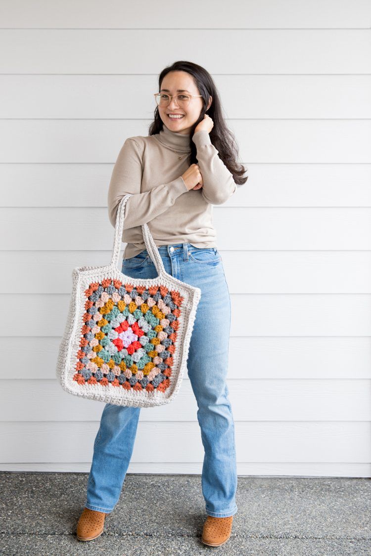 Oversized Granny Square Tote free crochet pattern by Delia