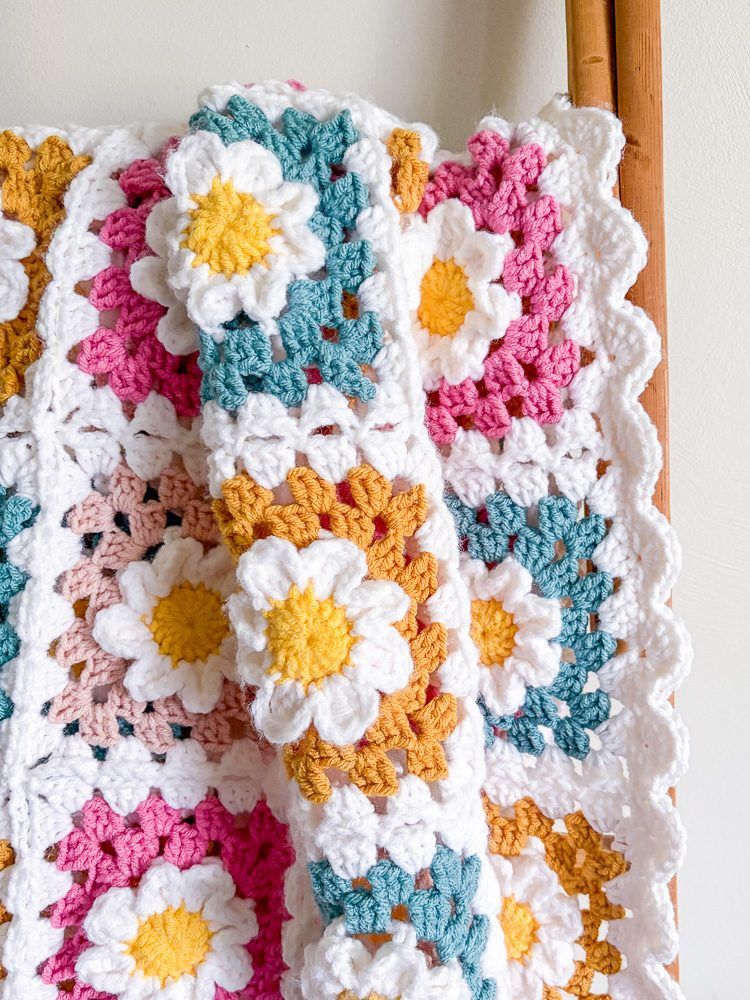 3D Daisy Blanket free crochet pattern by Brittany