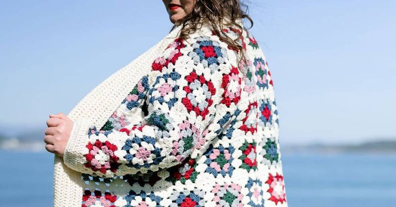 Granny Square Cardigan (XS to 5XL) free crochet pattern by Janne Kleivset