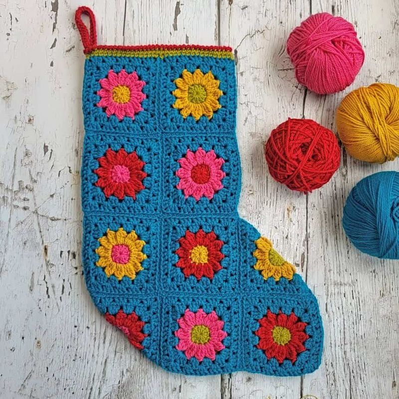 Merry Star Christmas Stocking free crochet pattern by Carmen