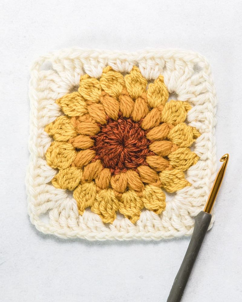 Sunburst Granny Square free crochet pattern by Sarah Stearns