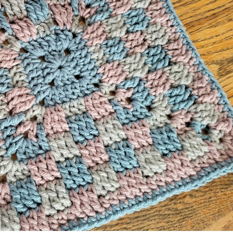 Checkered Granny Square free crochet pattern by Lindsey Stephens