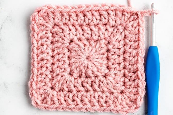 Solid Granny Square With No Gaps free crochet pattern by Sarah Stearns